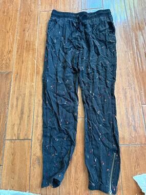 Forever 21 Black and Multicolored Sweatpants with Zipper Accents
